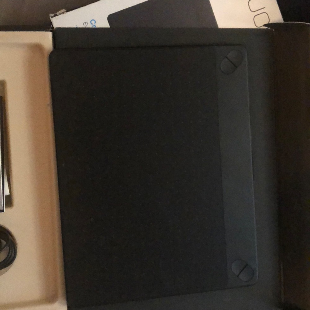 INTUOS ART TABLET - Picture 2 of 3